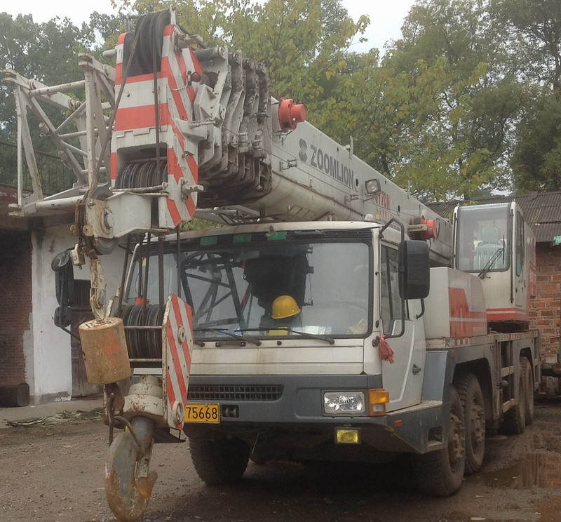 中聯(lián)50噸吊車(chē)