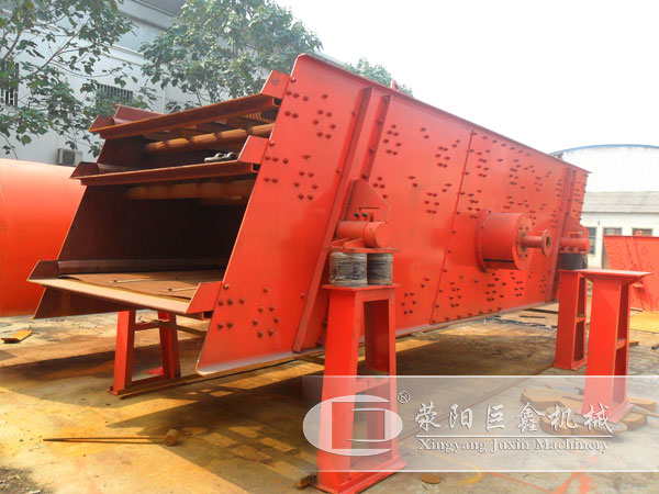 100噸機(jī)制砂生產(chǎn)線(xiàn)圓振篩圖片